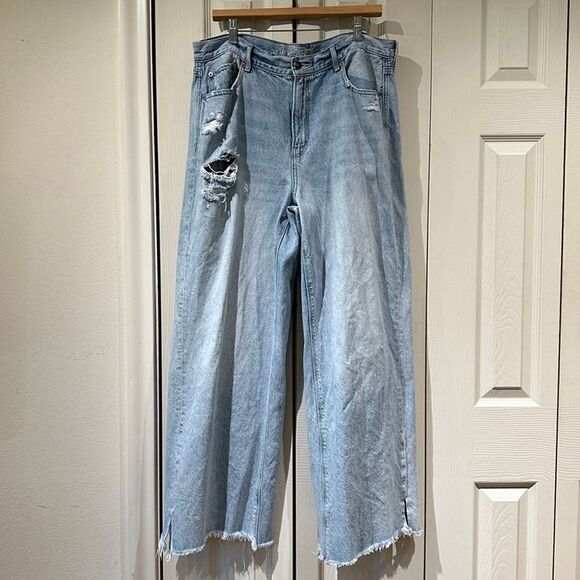 AE Skater Jeans Drapey Rigid Baggy Wide Leg Distressed Light Wash Raw Hem 16 - Picture 4 of 12
